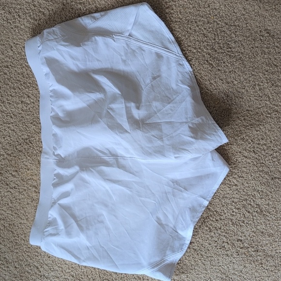 Under Armour Loose White Athletic Workout Shorts Size XL - Picture 4 of 6